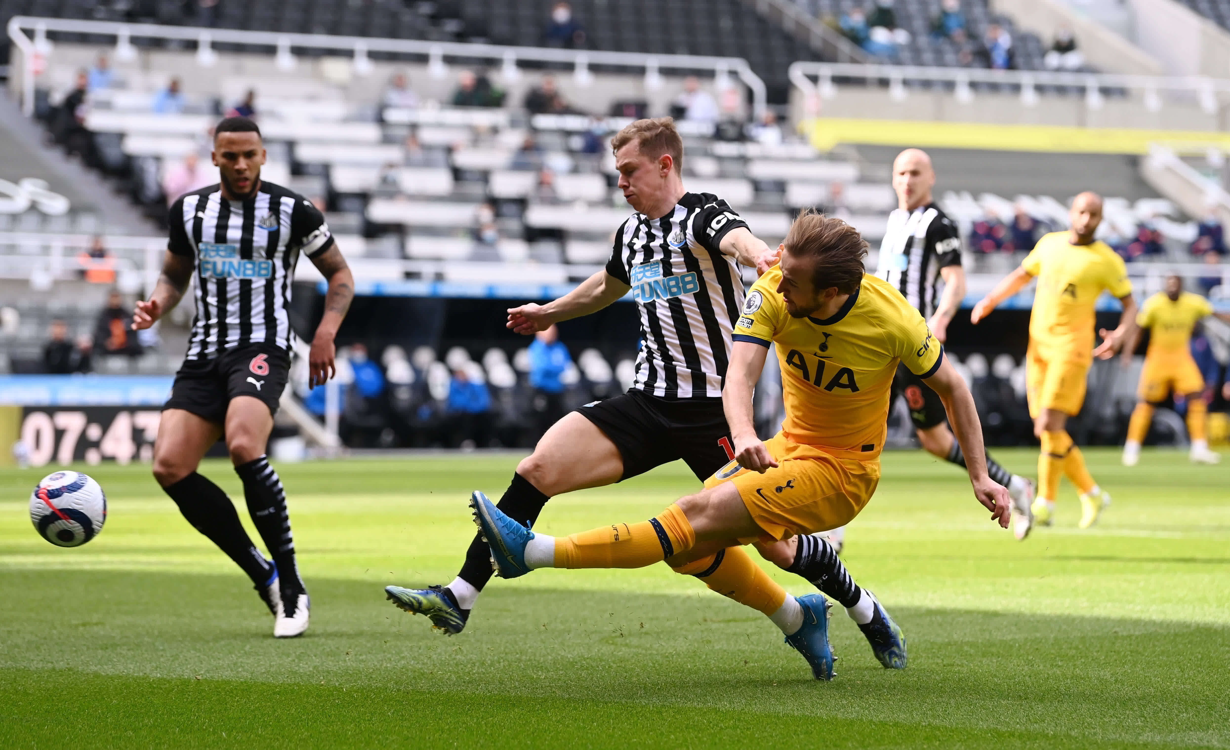 更对他的职 更对他的职